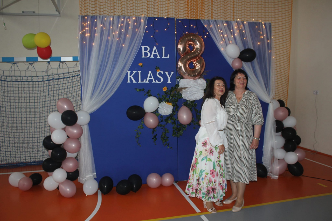 Żegnaj szkoło! Uroczysty bal ósmoklasistów ze Szkoły Podstawowej w Laskowcu [20.06.2023] - zdjęcie #16 - eOstroleka.pl