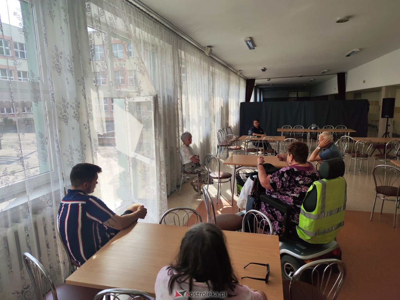 Spotkanie z policją na osiedlu Starosty Kosa [20.06.2023] - zdjęcie #7 - eOstroleka.pl
