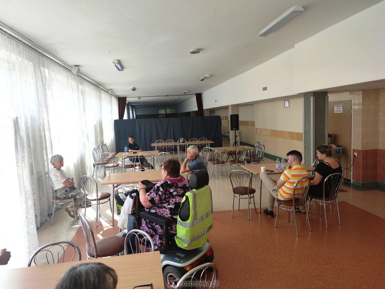 Spotkanie z policją na osiedlu Starosty Kosa [20.06.2023] - zdjęcie #6 - eOstroleka.pl