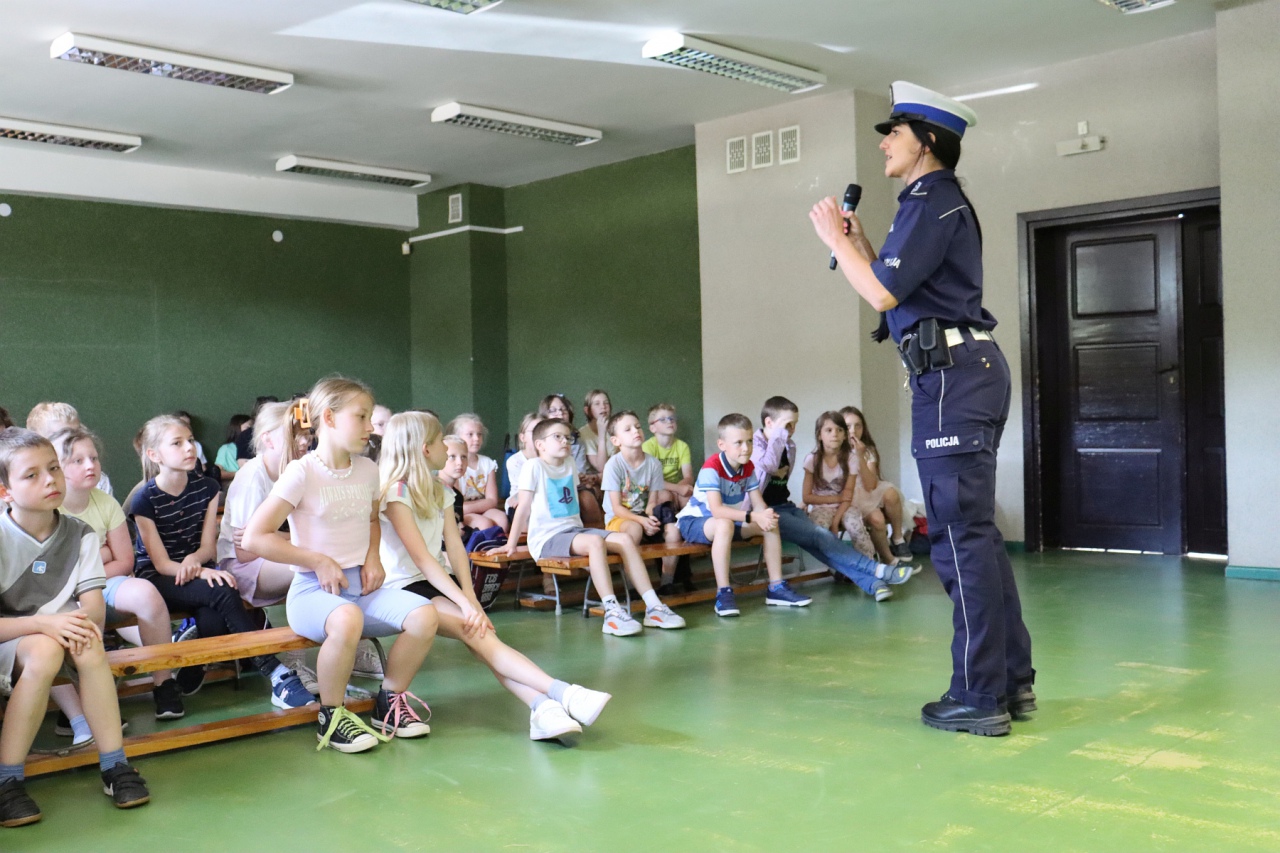Bezpieczne wakacje z Szkole Podstawowej nr 10 - zdjęcie #32 - eOstroleka.pl