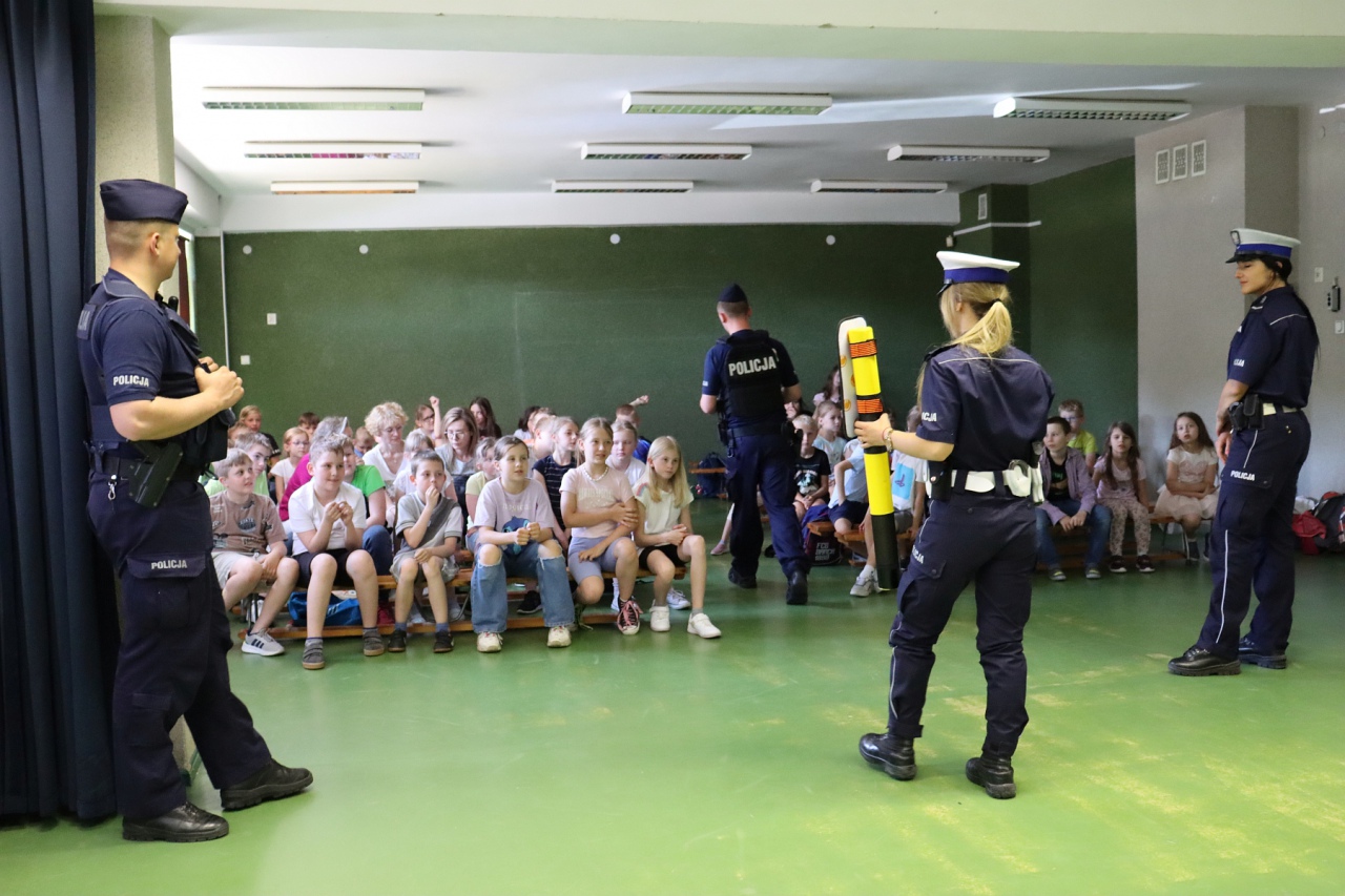 Bezpieczne wakacje z Szkole Podstawowej nr 10 - zdjęcie #31 - eOstroleka.pl