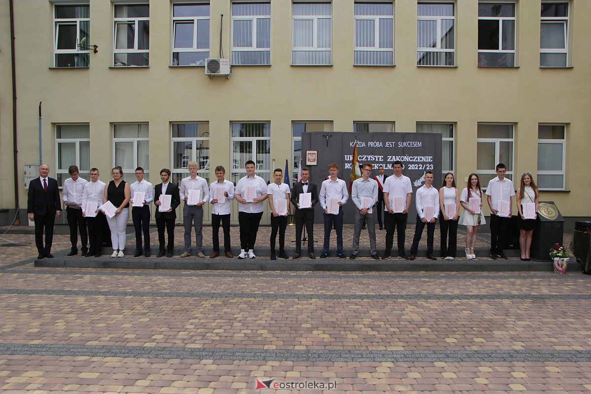 Zakończenie roku szkolnego 2022/23 w Ostrołęce [23.06.2023] - zdjęcie #11 - eOstroleka.pl