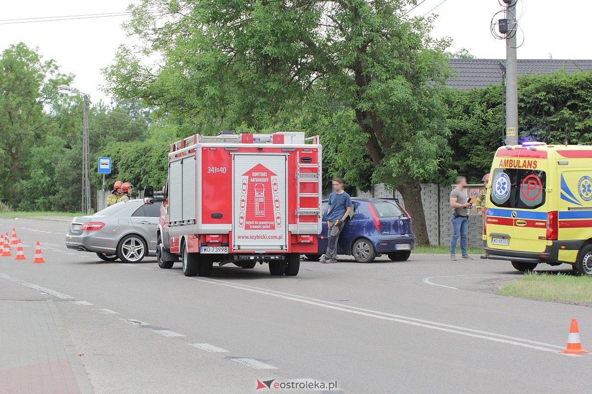 Wypadek w Czarnowcu [23.06.2023] - zdjęcie #2 - eOstroleka.pl