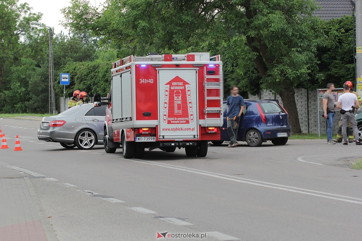 Wypadek w Czarnowcu [23.06.2023] - zdjęcie #16 - eOstroleka.pl