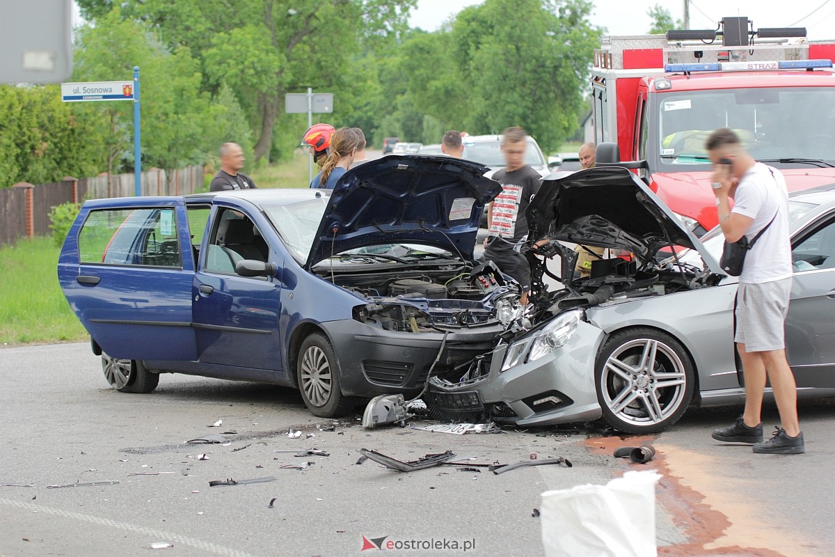 Wypadek w Czarnowcu [23.06.2023] - zdjęcie #6 - eOstroleka.pl