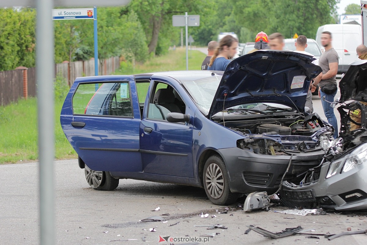 Wypadek w Czarnowcu [23.06.2023] - zdjęcie #10 - eOstroleka.pl