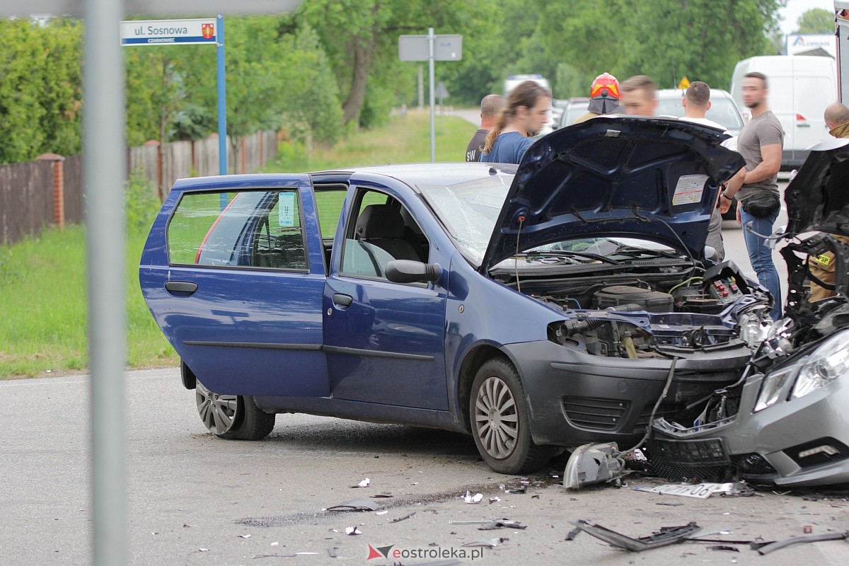 Wypadek w Czarnowcu [23.06.2023] - zdjęcie #9 - eOstroleka.pl