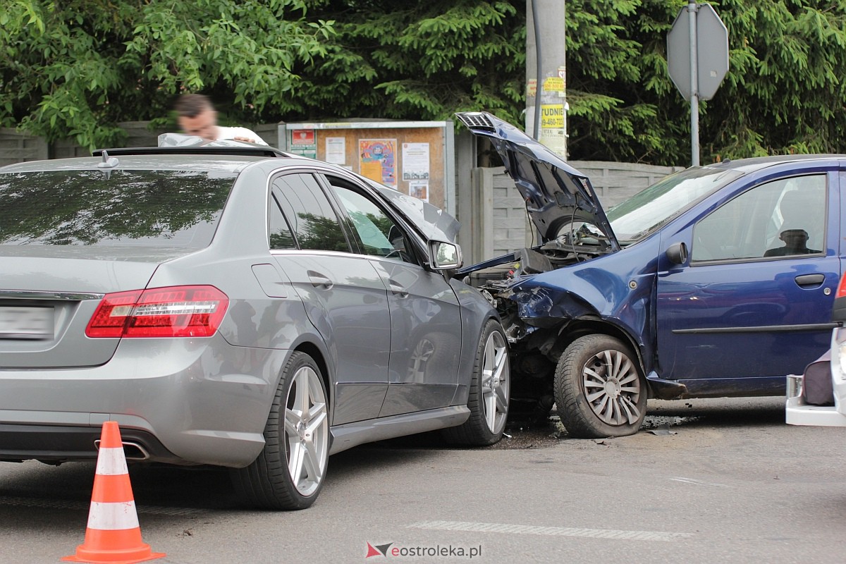 Wypadek w Czarnowcu [23.06.2023] - zdjęcie #13 - eOstroleka.pl