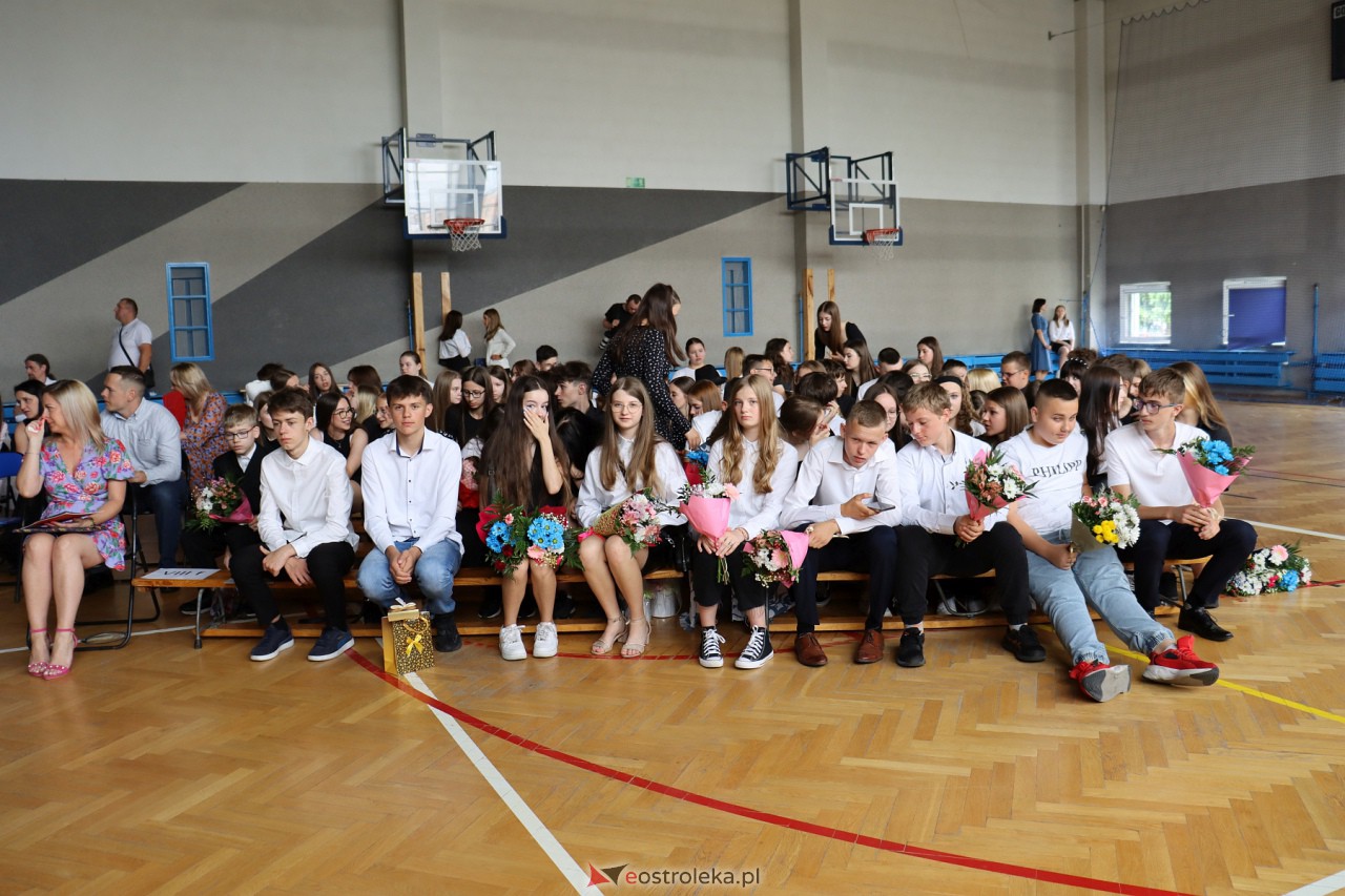 Zakończenie roku szkolnego w Szkole Podstawowej nr 10 w Ostrołęce [23.06.2023] - zdjęcie #6 - eOstroleka.pl
