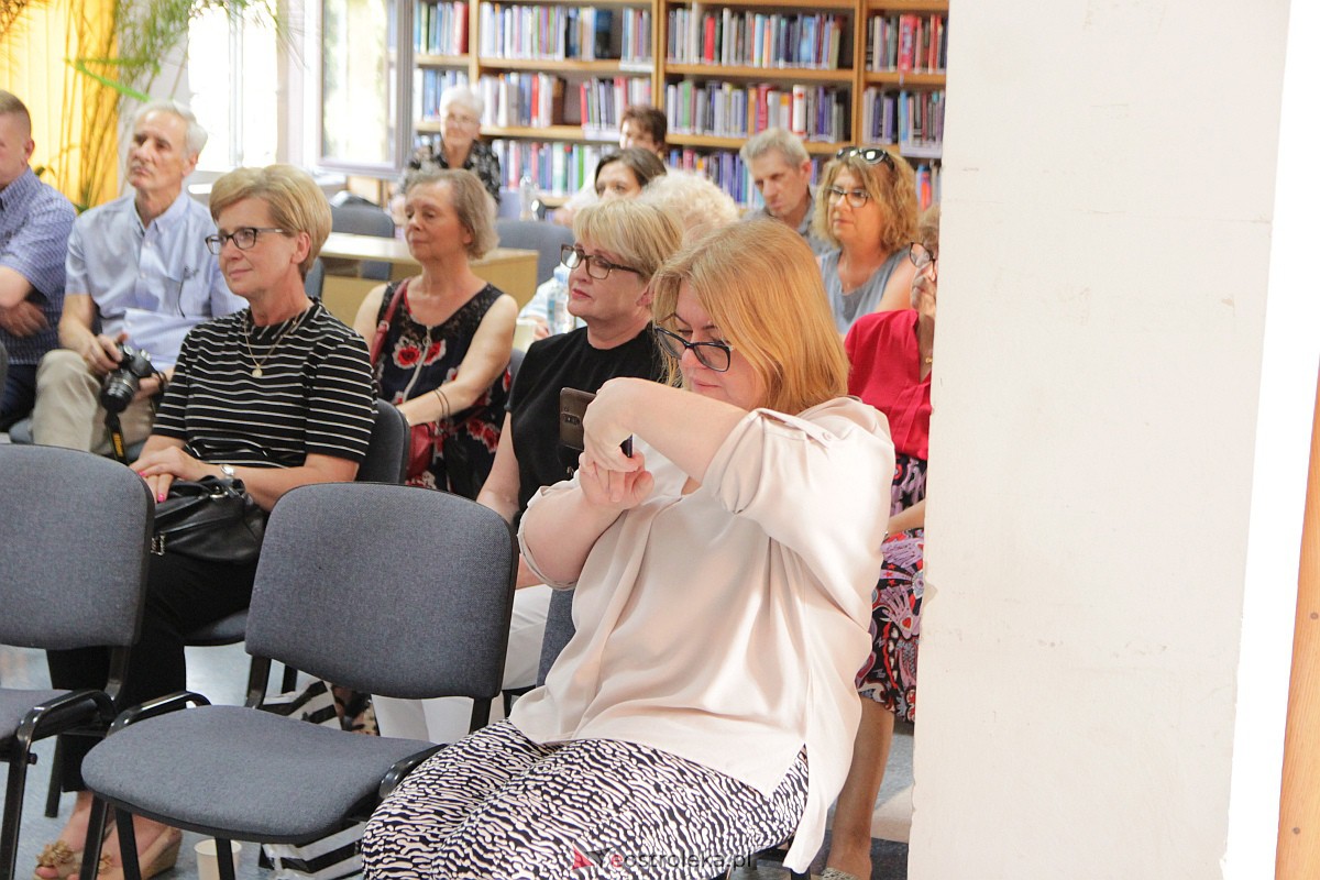 Spotkanie autorskie z Łukaszem Krukowskim w Ostrołęce [23.06.2023] - zdjęcie #7 - eOstroleka.pl