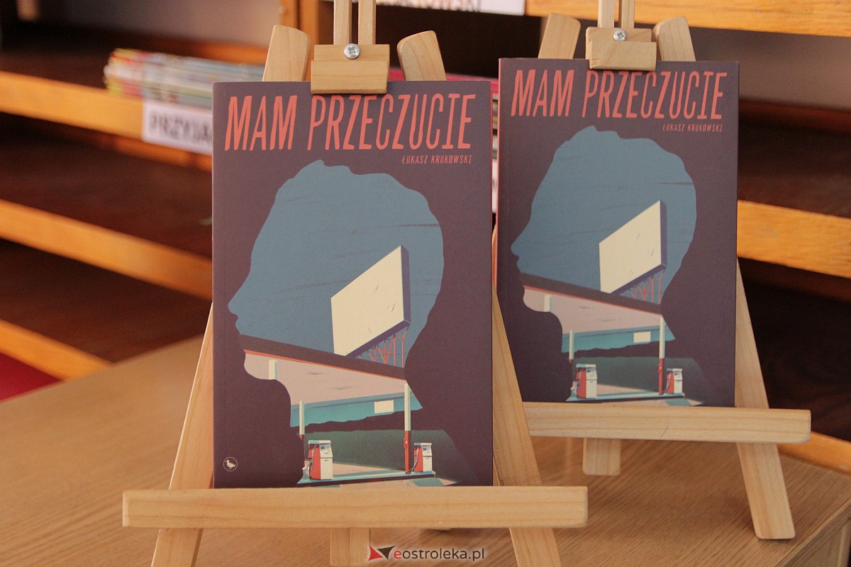 Spotkanie autorskie z Łukaszem Krukowskim w Ostrołęce [23.06.2023] - zdjęcie #1 - eOstroleka.pl