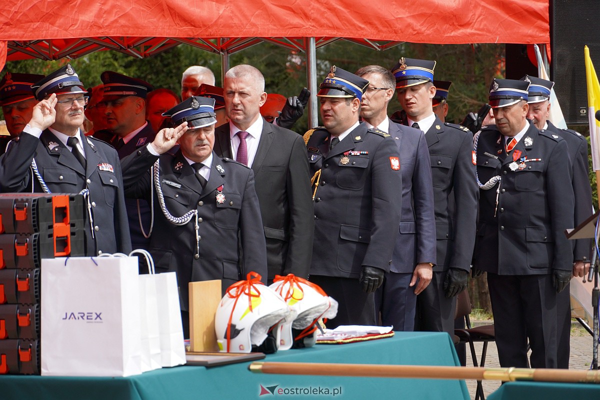 100-lecie OSP Brodowe Łąki. Jednostka otrzymała sztandar [24.06.2023] - zdjęcie #111 - eOstroleka.pl