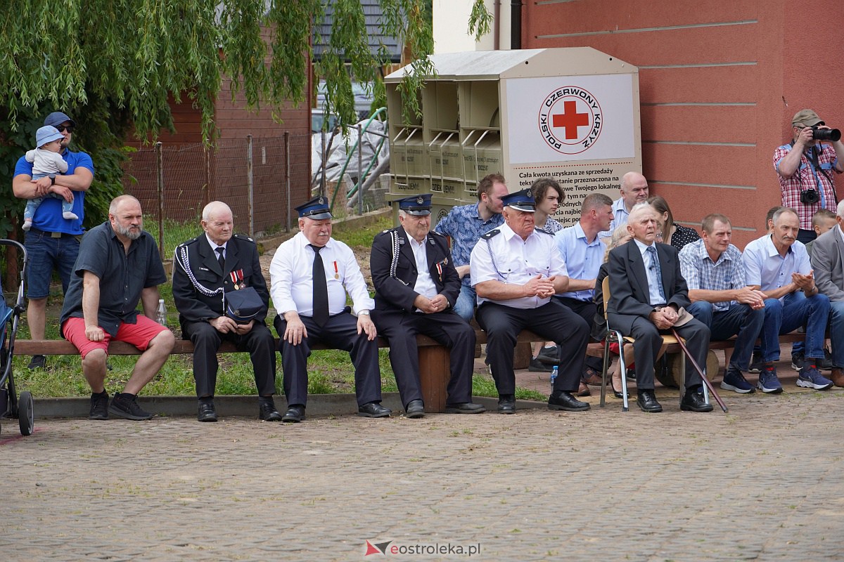 100-lecie OSP Brodowe Łąki. Jednostka otrzymała sztandar [24.06.2023] - zdjęcie #78 - eOstroleka.pl