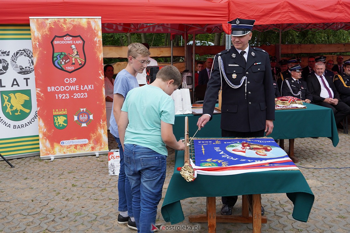 100-lecie OSP Brodowe Łąki. Jednostka otrzymała sztandar [24.06.2023] - zdjęcie #65 - eOstroleka.pl