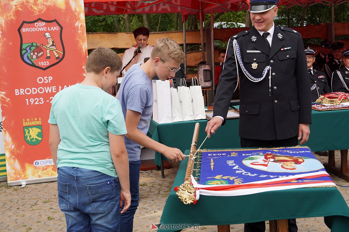 100-lecie OSP Brodowe Łąki. Jednostka otrzymała sztandar [24.06.2023] - zdjęcie #63 - eOstroleka.pl