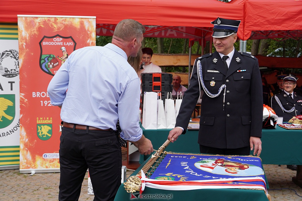 100-lecie OSP Brodowe Łąki. Jednostka otrzymała sztandar [24.06.2023] - zdjęcie #61 - eOstroleka.pl