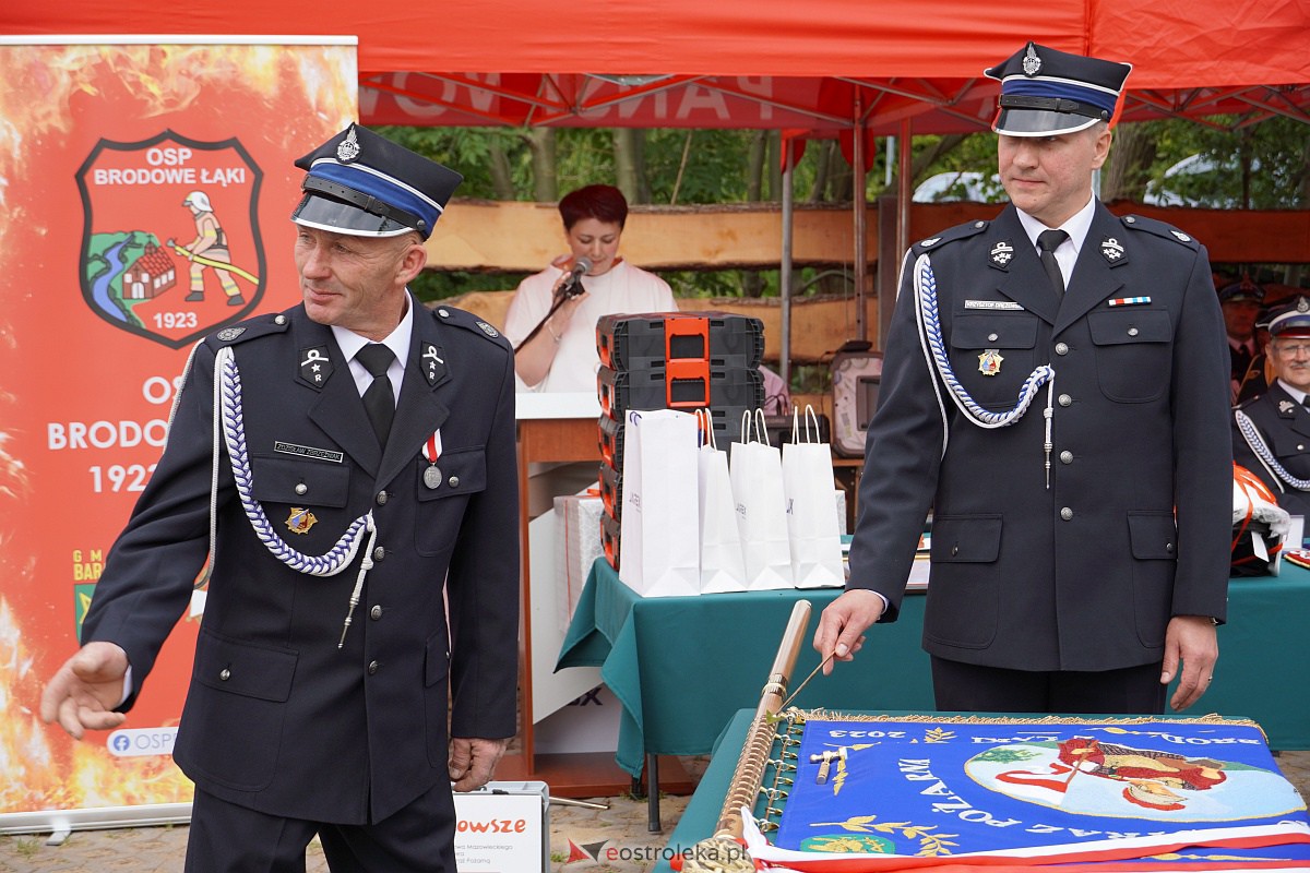 100-lecie OSP Brodowe Łąki. Jednostka otrzymała sztandar [24.06.2023] - zdjęcie #60 - eOstroleka.pl