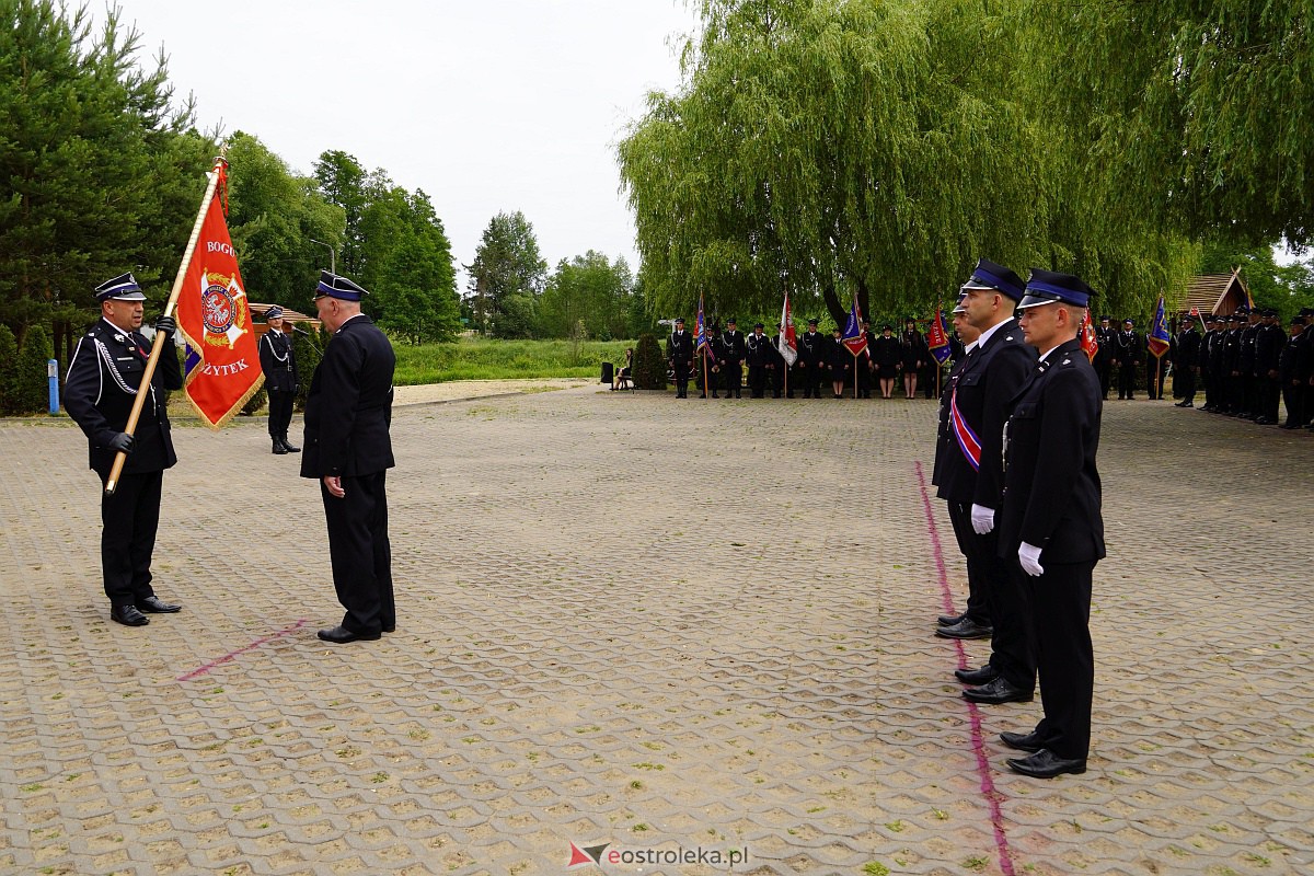 100-lecie OSP Brodowe Łąki. Jednostka otrzymała sztandar [24.06.2023] - zdjęcie #37 - eOstroleka.pl