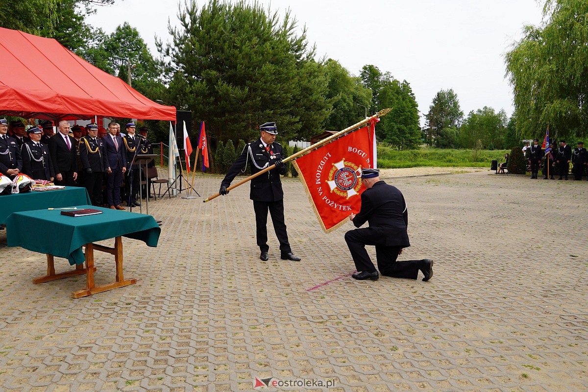 100-lecie OSP Brodowe Łąki. Jednostka otrzymała sztandar [24.06.2023] - zdjęcie #35 - eOstroleka.pl