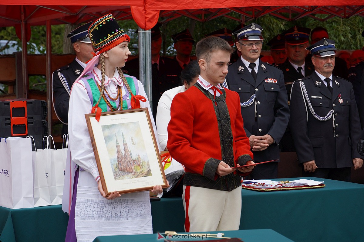 100-lecie OSP Brodowe Łąki. Jednostka otrzymała sztandar [24.06.2023] - zdjęcie #20 - eOstroleka.pl