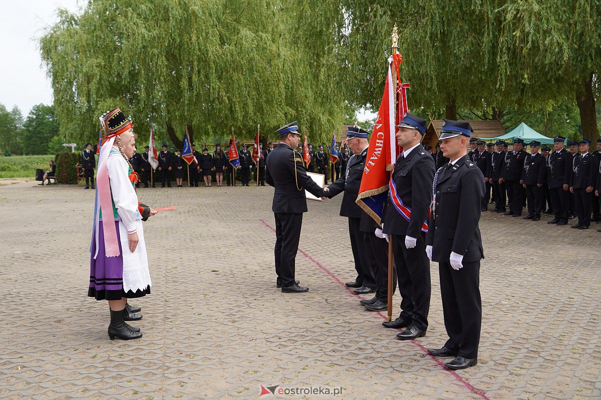 100-lecie OSP Brodowe Łąki. Jednostka otrzymała sztandar [24.06.2023] - zdjęcie #19 - eOstroleka.pl