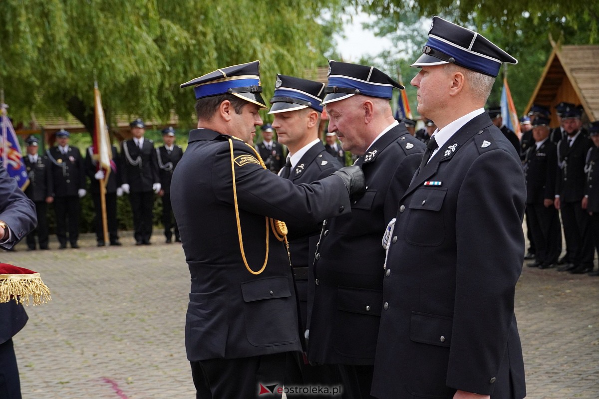 100-lecie OSP Brodowe Łąki. Jednostka otrzymała sztandar [24.06.2023] - zdjęcie #7 - eOstroleka.pl