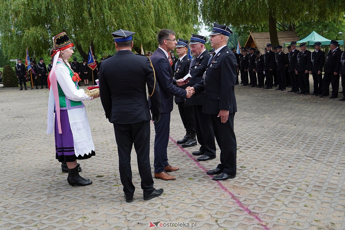 100-lecie OSP Brodowe Łąki. Jednostka otrzymała sztandar [24.06.2023] - zdjęcie #1 - eOstroleka.pl