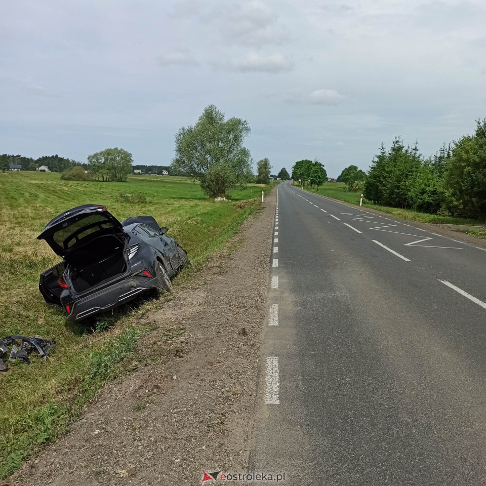 Kolizja w Dylewie [24.06.2023] - zdjęcie #2 - eOstroleka.pl