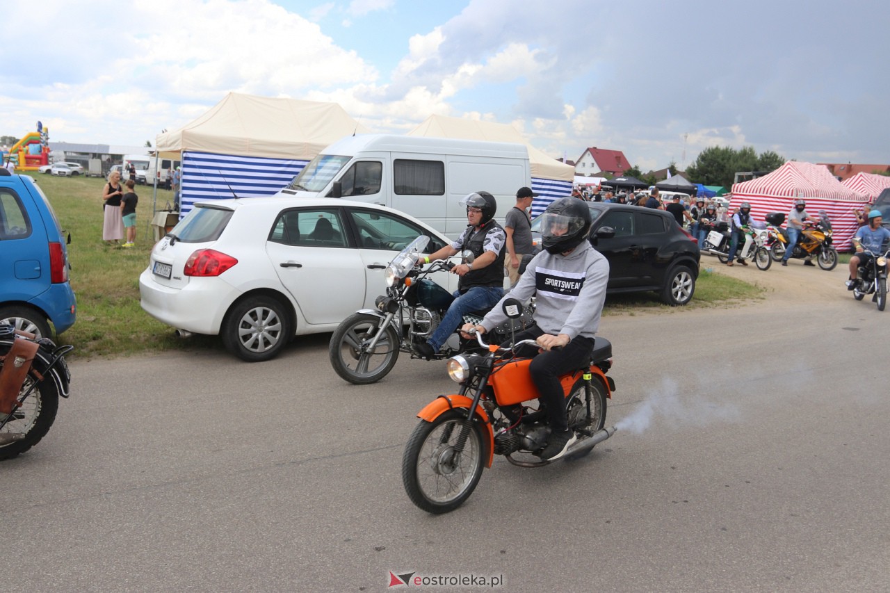Zlot Oldtimerów w Rzekuniu [25.06.2023] - zdjęcie #28 - eOstroleka.pl