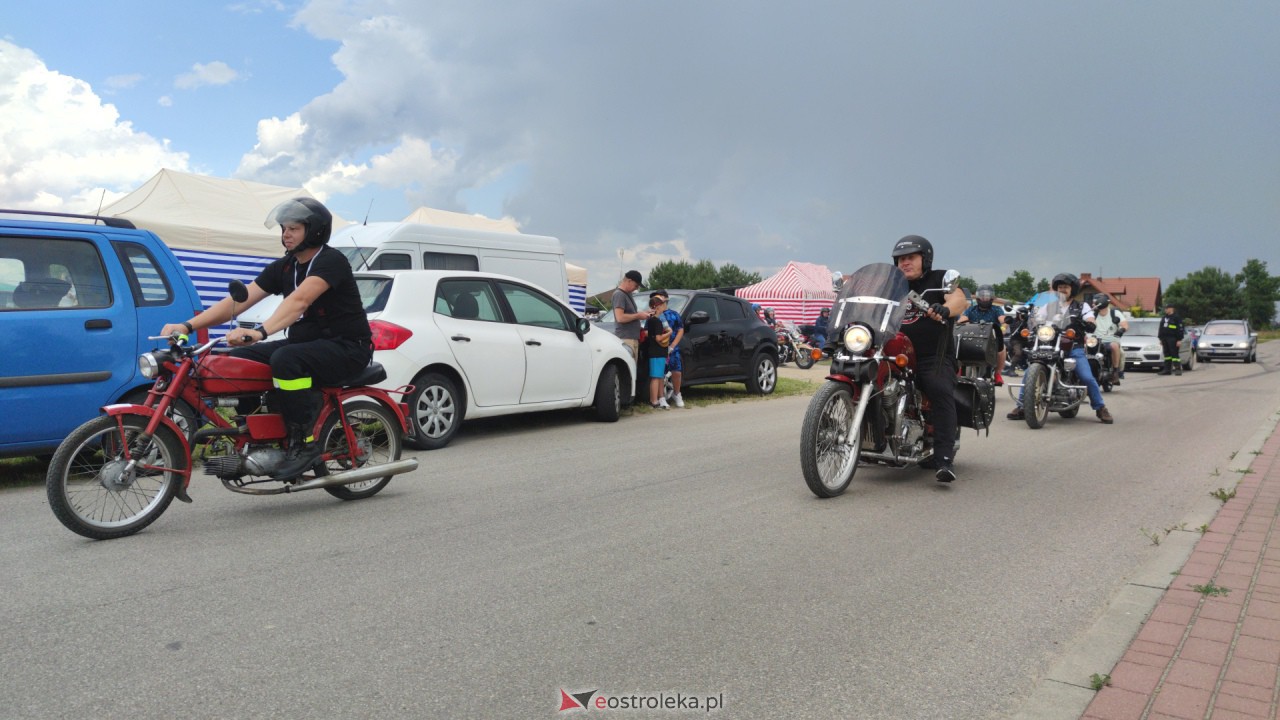 Zlot Oldtimerów w Rzekuniu [25.06.2023] - zdjęcie #42 - eOstroleka.pl