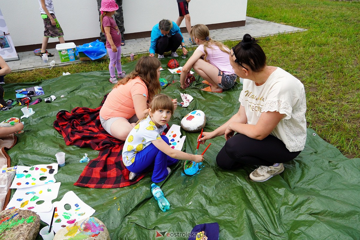 Malowanie na kamieniu - Konkurs rodzinny w Janochach [25.06.2023] - zdjęcie #39 - eOstroleka.pl