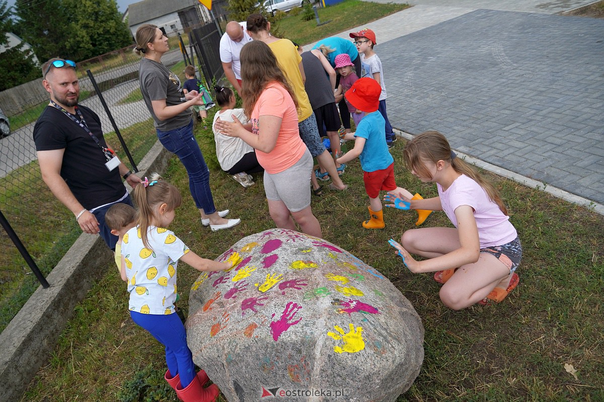 Malowanie na kamieniu - Konkurs rodzinny w Janochach [25.06.2023] - zdjęcie #10 - eOstroleka.pl