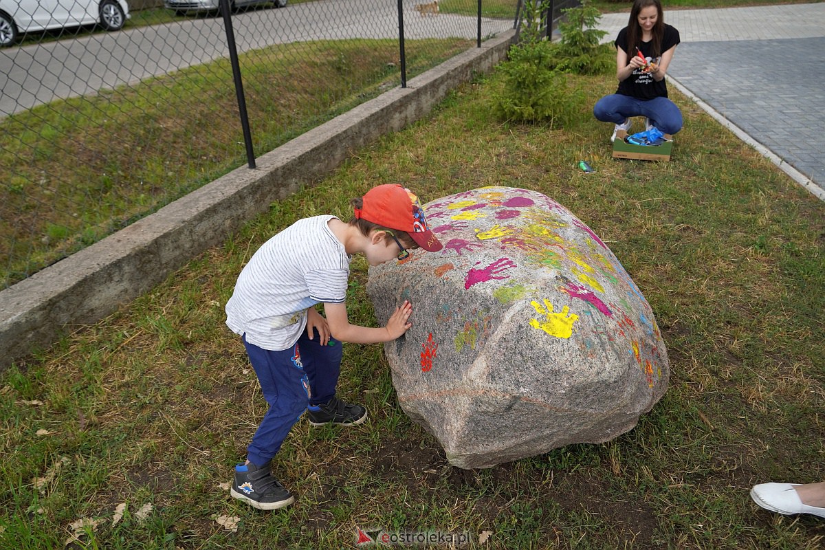 Malowanie na kamieniu - Konkurs rodzinny w Janochach [25.06.2023] - zdjęcie #6 - eOstroleka.pl