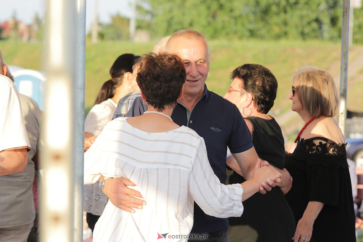 Potańcówka na plaży miejskiej w Ostrołęce [25.06.2023] - zdjęcie #58 - eOstroleka.pl