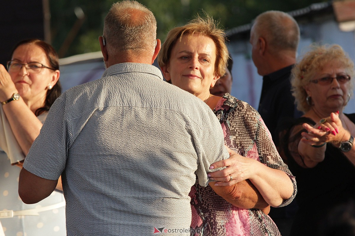 Potańcówka na plaży miejskiej w Ostrołęce [25.06.2023] - zdjęcie #40 - eOstroleka.pl