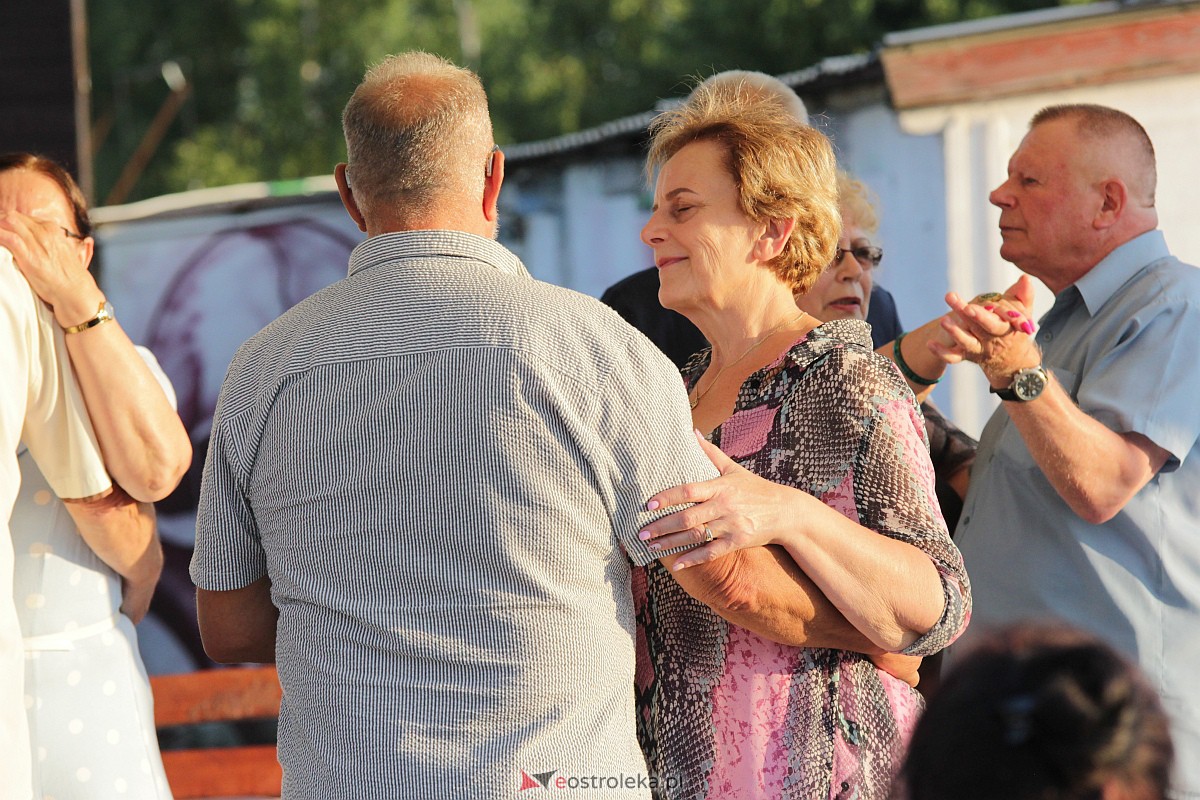 Potańcówka na plaży miejskiej w Ostrołęce [25.06.2023] - zdjęcie #39 - eOstroleka.pl