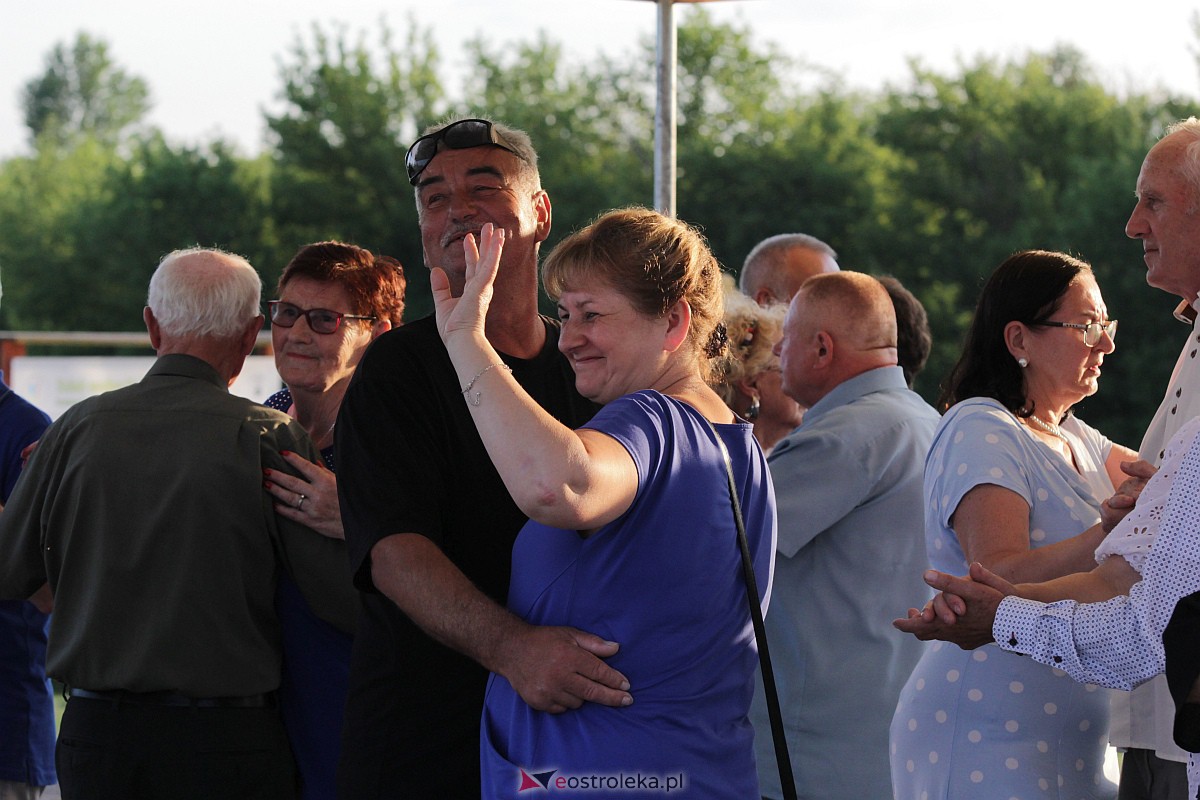 Potańcówka na plaży miejskiej w Ostrołęce [25.06.2023] - zdjęcie #35 - eOstroleka.pl