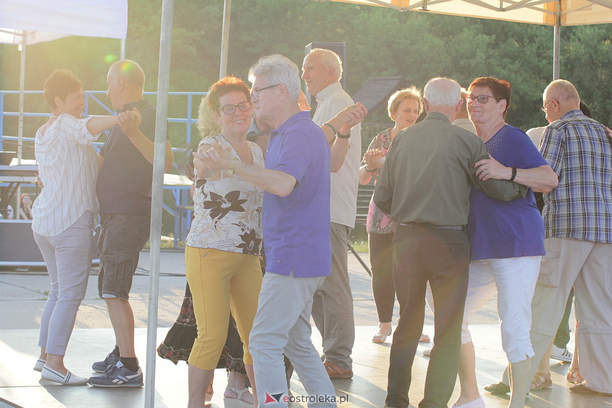 Potańcówka na plaży miejskiej w Ostrołęce [25.06.2023] - zdjęcie #25 - eOstroleka.pl