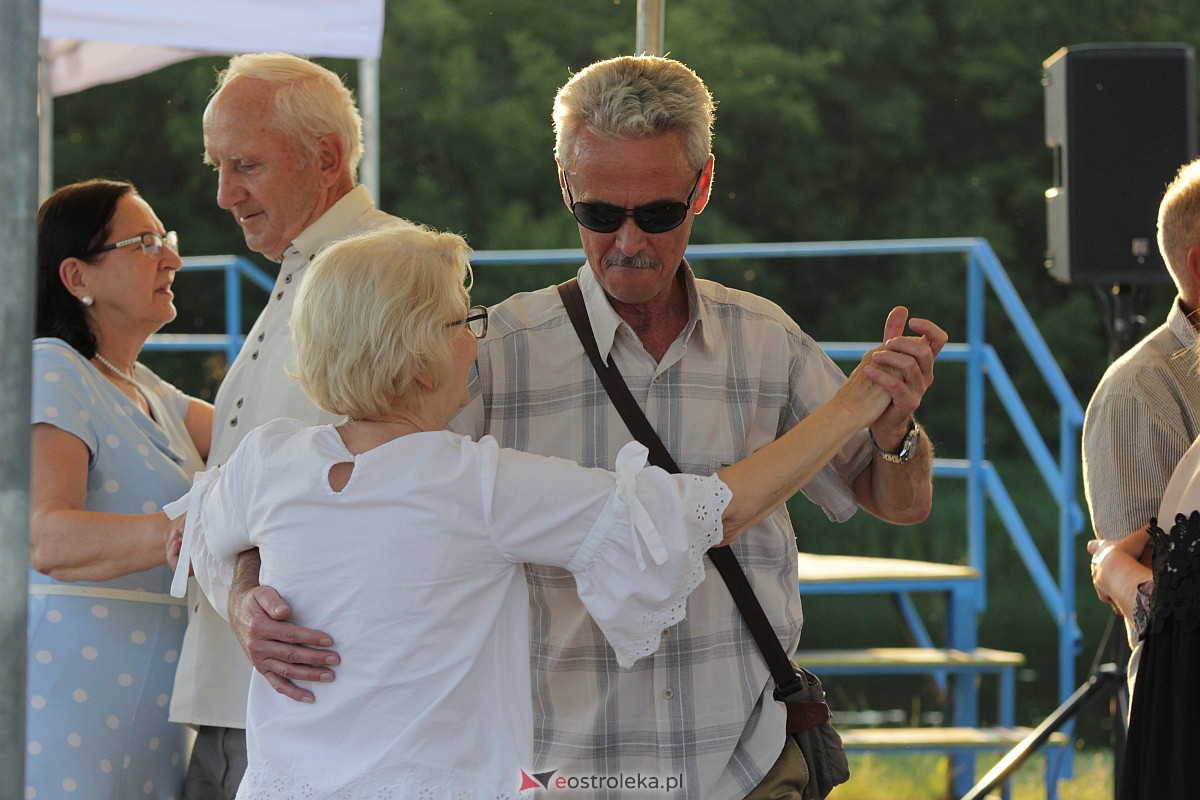 Potańcówka na plaży miejskiej w Ostrołęce [25.06.2023] - zdjęcie #1 - eOstroleka.pl