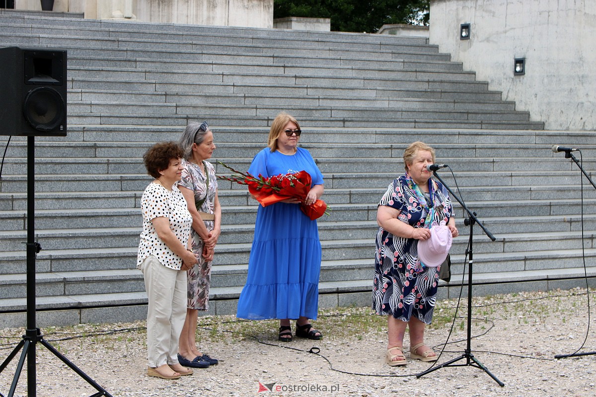 Monika Richardson na Pikniku Literackim w Ostrołęce [25.06.2023] - zdjęcie #13 - eOstroleka.pl