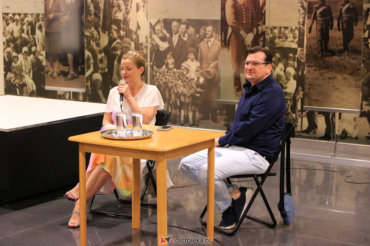 Monika Richardson na Pikniku Literackim w Ostrołęce [25.06.2023] - zdjęcie #20 - eOstroleka.pl