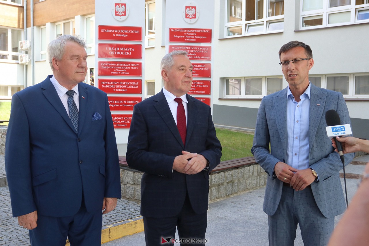 Konferencja polityków PiS [26.06.2023] - zdjęcie #8 - eOstroleka.pl