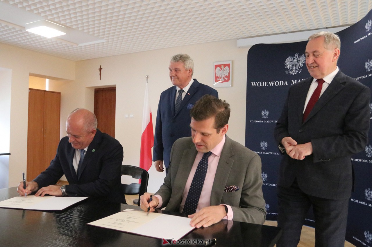 Podpisanie umów z samorządami [26.06.2023] - zdjęcie #23 - eOstroleka.pl