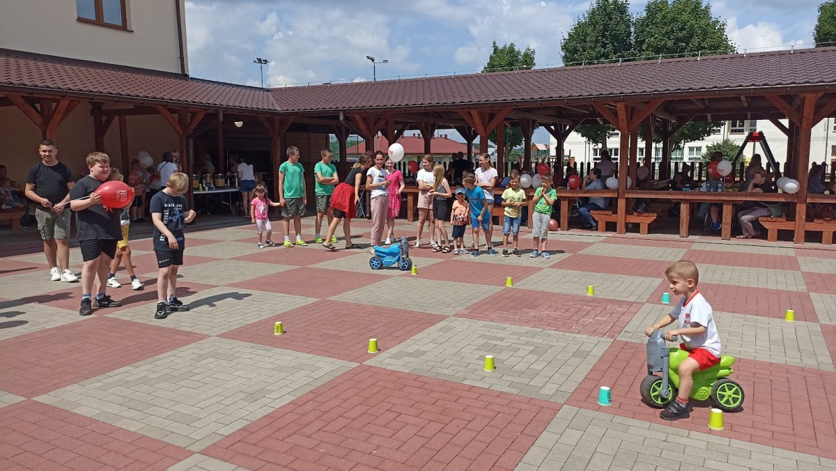 Rodzinny festyn w Łysych pod hasłem “Razem mamy siłę” [27.06.2023] - zdjęcie #93 - eOstroleka.pl
