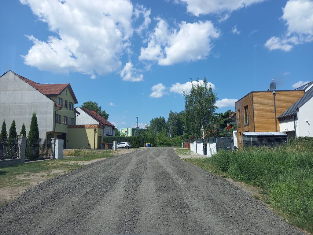 Destruktem z remontowanych ulic utwardzili 20 innych ulic w Ostrołęce [30.06.2023] - zdjęcie #3 - eOstroleka.pl