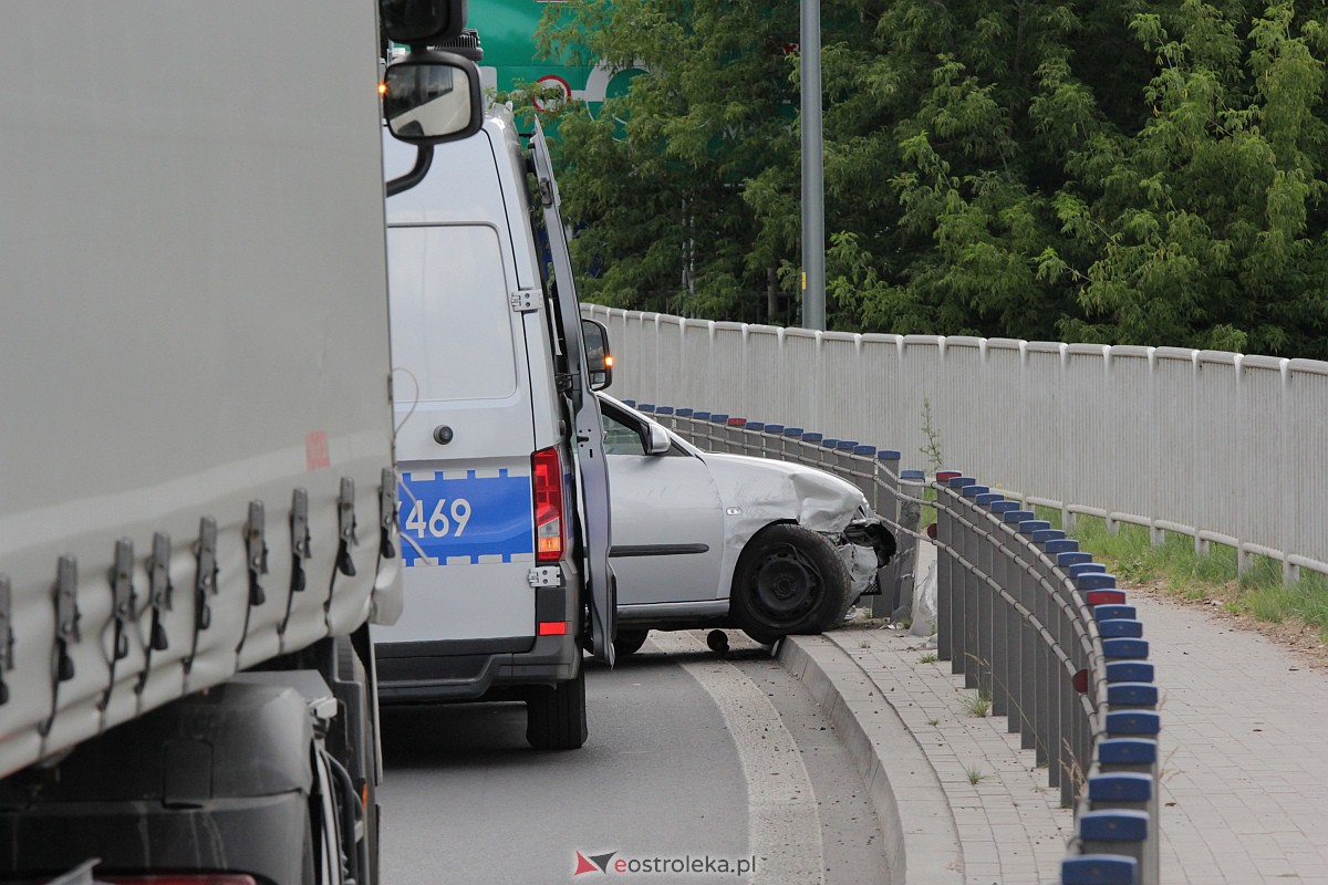 Wypadek na moście im. kardynała Wyszyńskiego w Ostrołęce [30.06.2023] - zdjęcie #19 - eOstroleka.pl