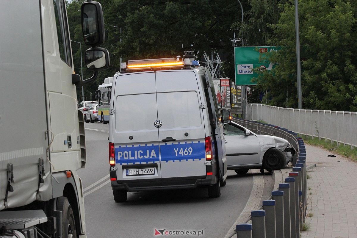Wypadek na moście im. kardynała Wyszyńskiego w Ostrołęce [30.06.2023] - zdjęcie #17 - eOstroleka.pl