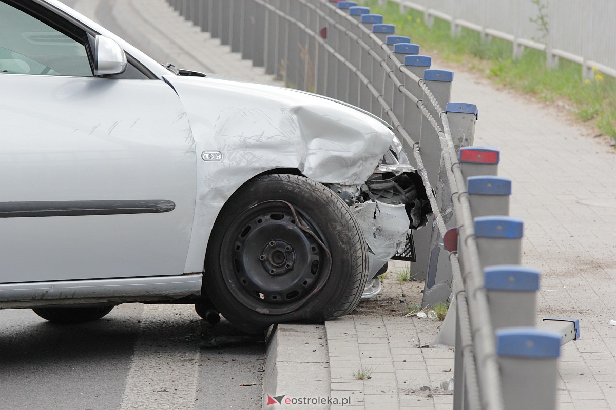 Wypadek na moście im. kardynała Wyszyńskiego w Ostrołęce [30.06.2023] - zdjęcie #14 - eOstroleka.pl