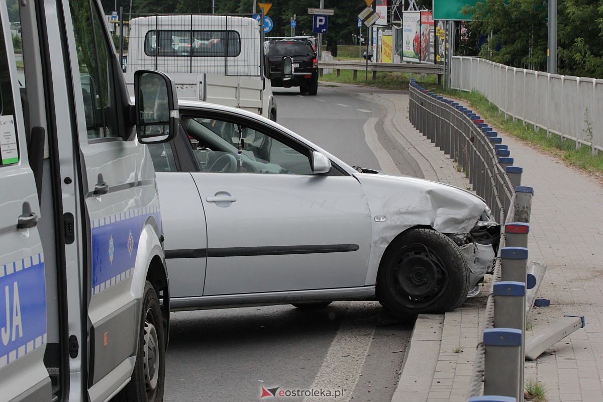 Wypadek na moście im. kardynała Wyszyńskiego w Ostrołęce [30.06.2023] - zdjęcie #3 - eOstroleka.pl