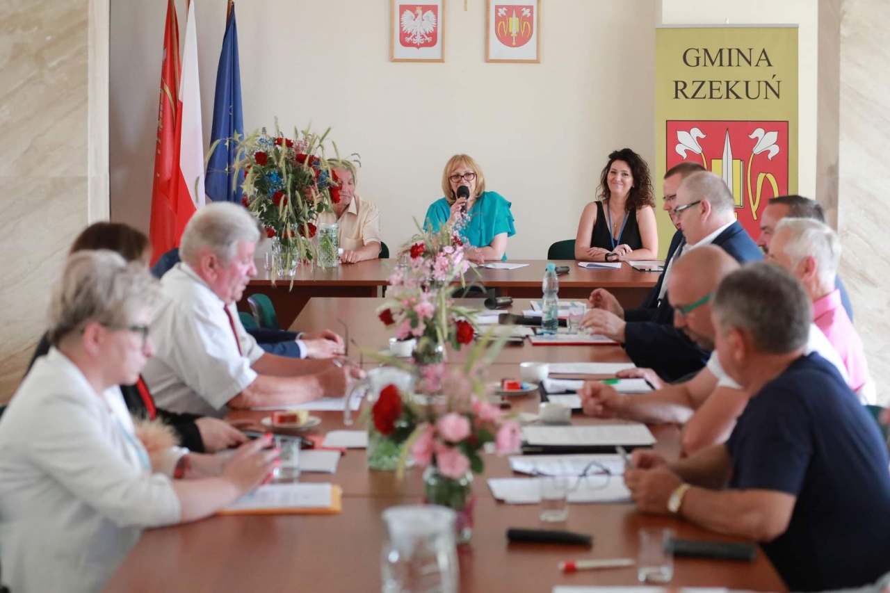 Absolutoryjna sesja Rady Gminy w Rzekuniu [30.06.2023] - zdjęcie #2 - eOstroleka.pl